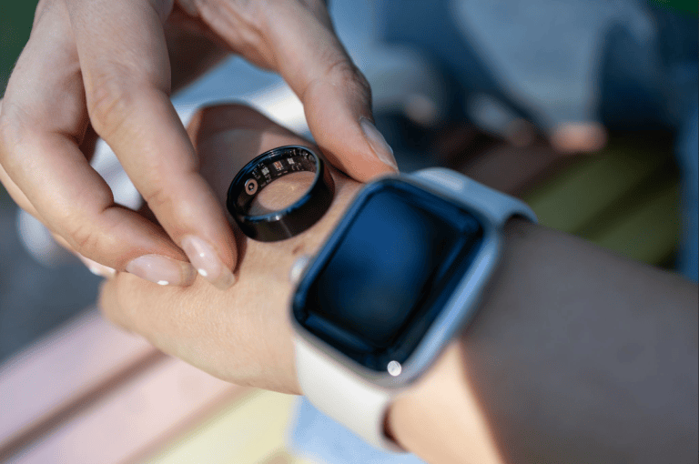 The Ultimate Guide: Smartwatch vs Smart Ring